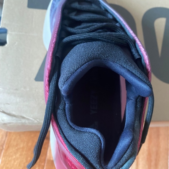 Yeezy 700 v3 fade carbon - Picture 5 of 7